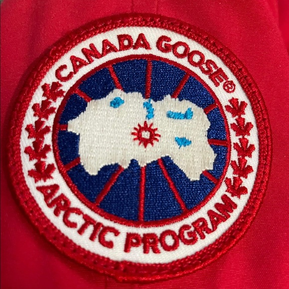 Selling red Canada goose jacket bought worn 2 or 3 times fairly new and comfy - Picture 8 of 9